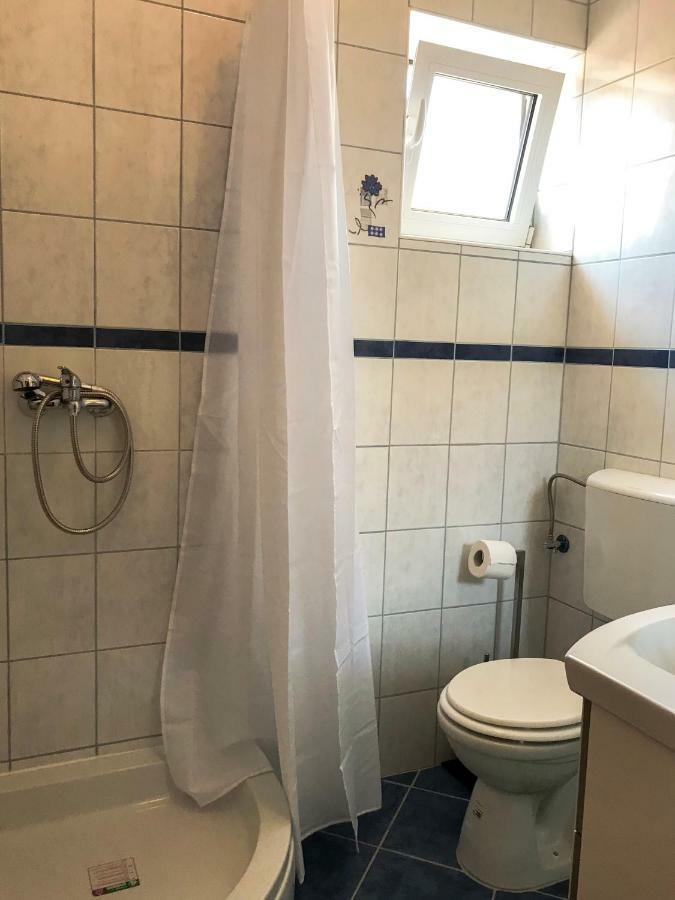 Mr. Hall Apartments Barbat na Rabu المظهر الخارجي الصورة